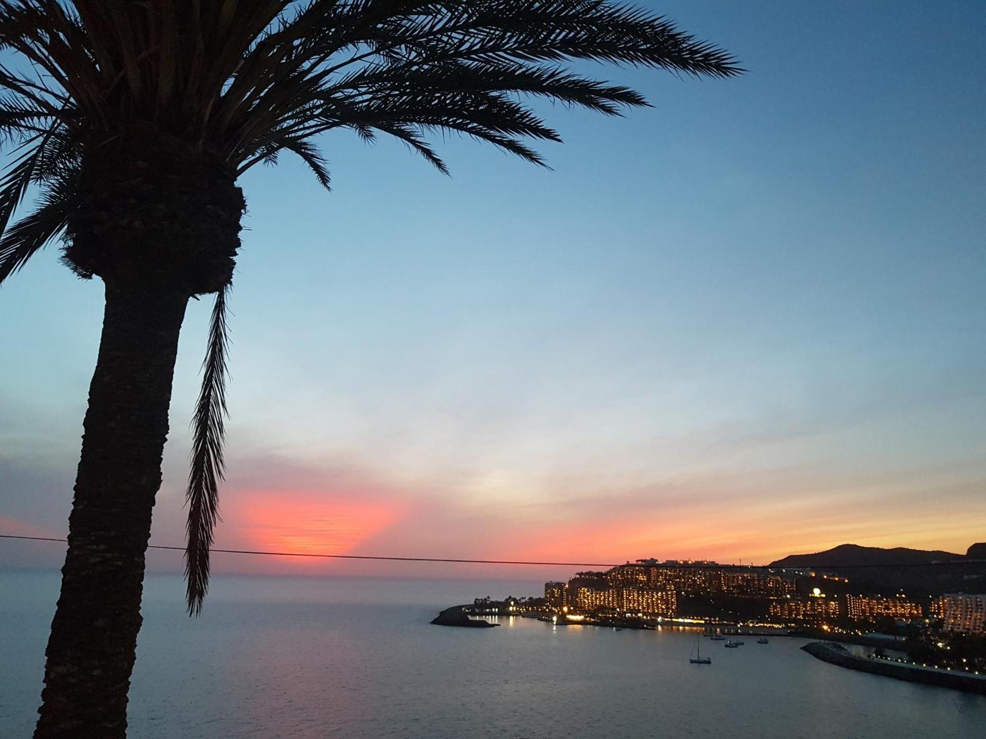 Appartamento Deluxe Seaview-Sunsets !Transfe-R Inc! Pool,2Aircond,2Tv65",600Mb Dishwasher,,2 Beaches,Anfi-View Patalavaca Esterno foto
